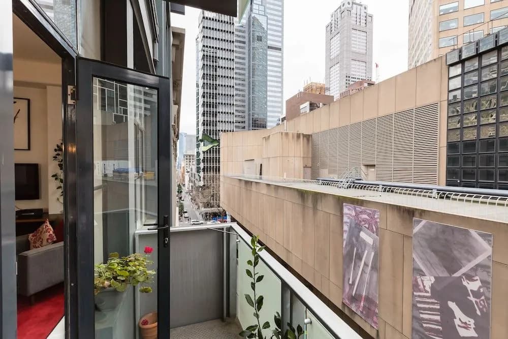 CYNTHIA, 2BDR Melbourne Apartment - photo 8