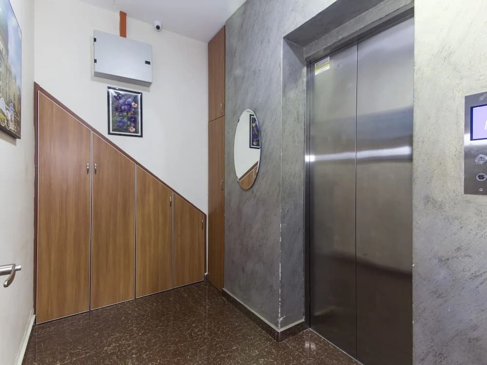 OYO 445 Charisma Hotel - photo 11