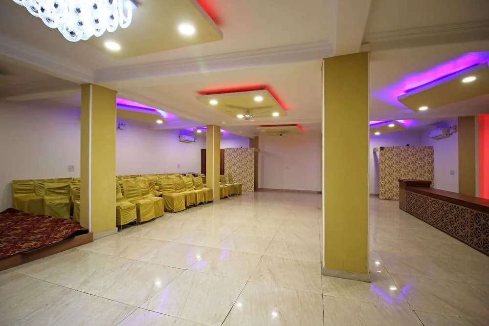 OYO Flagship 5383 Hotel Under Bridge Inn - photo 18