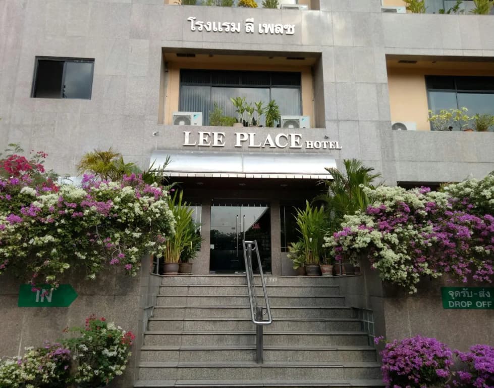 Lee Place Hotel - photo 1