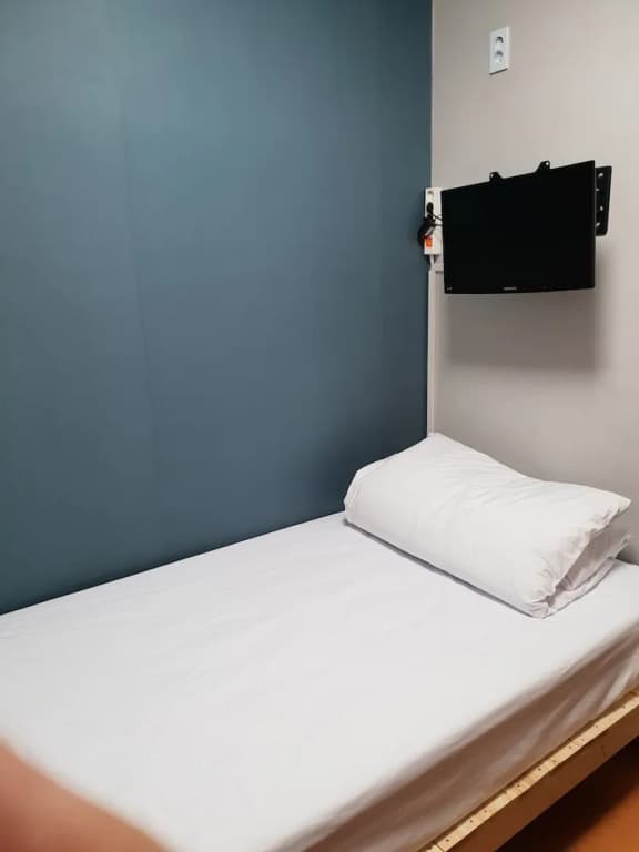YOUNG STAY - Hostel - photo 9