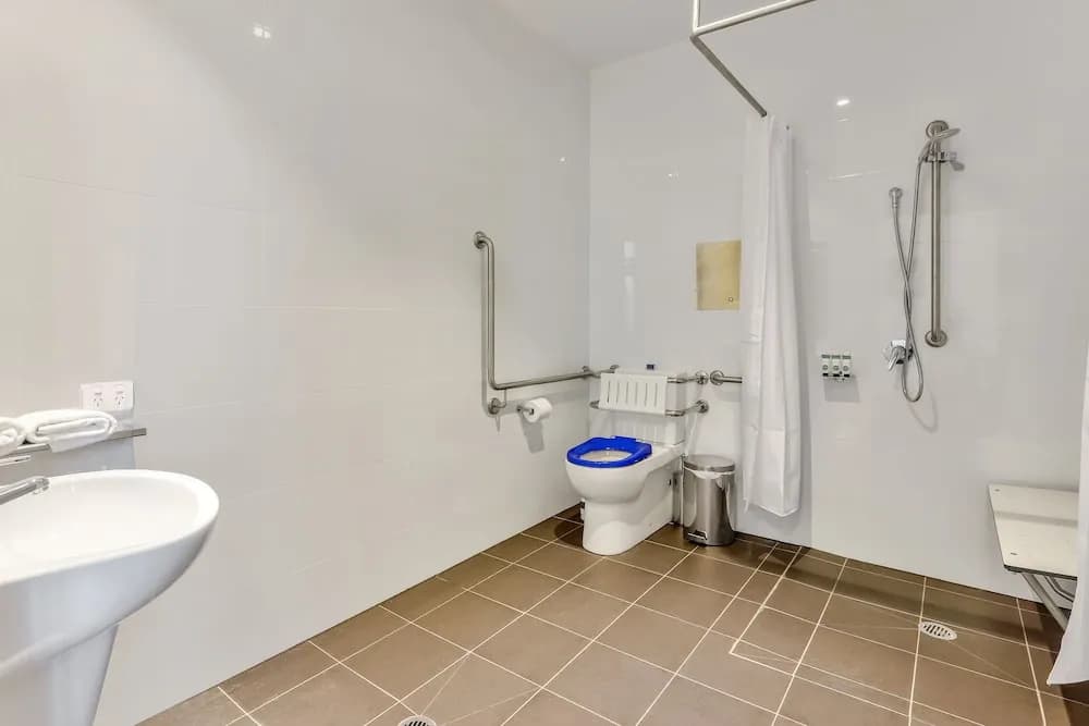 Meridian Hotel - photo 8