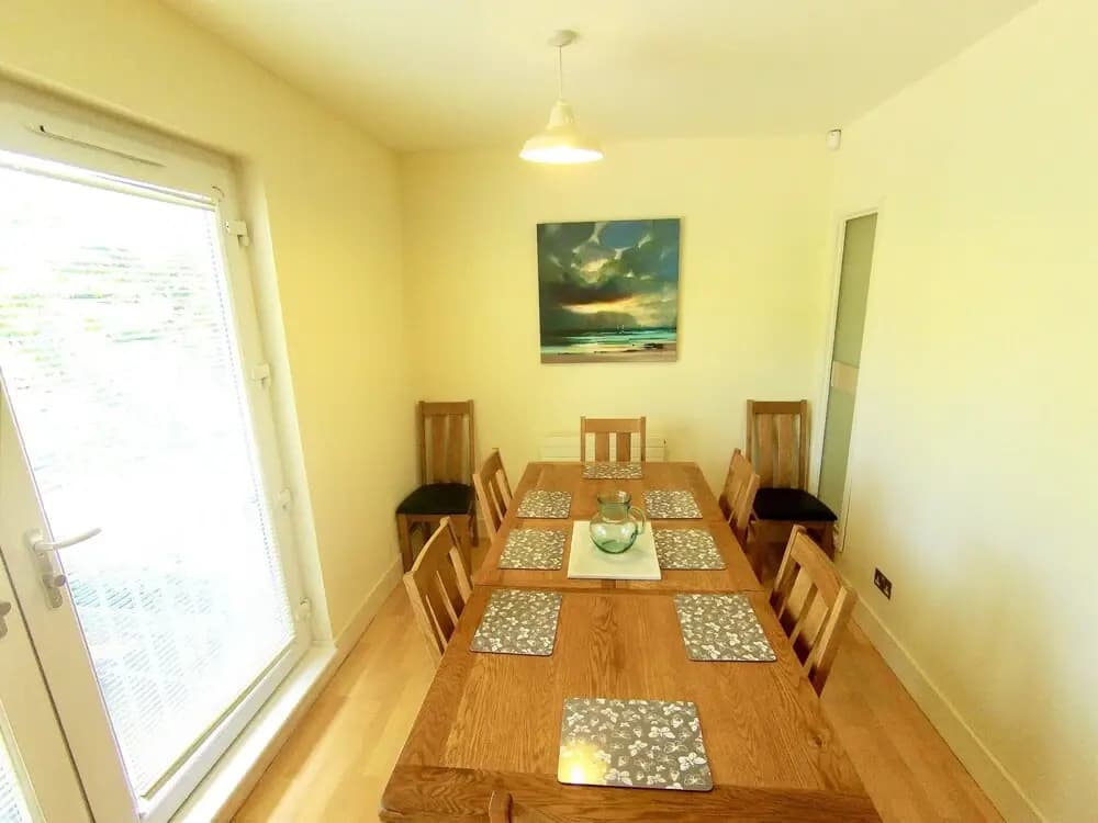 Charming 4 Bedroom Apartment by Royal Botanic Garden - photo 11