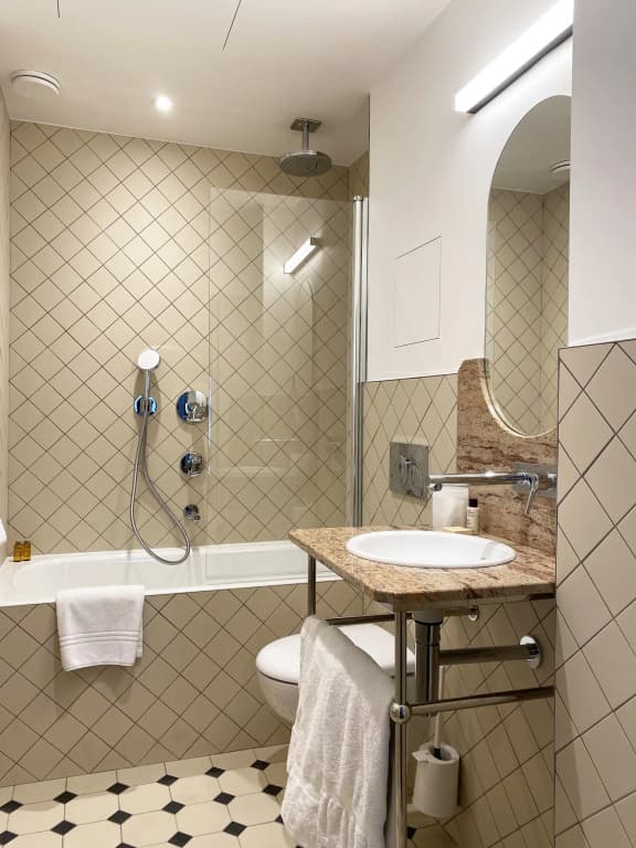 New Hotel Lafayette - photo 10