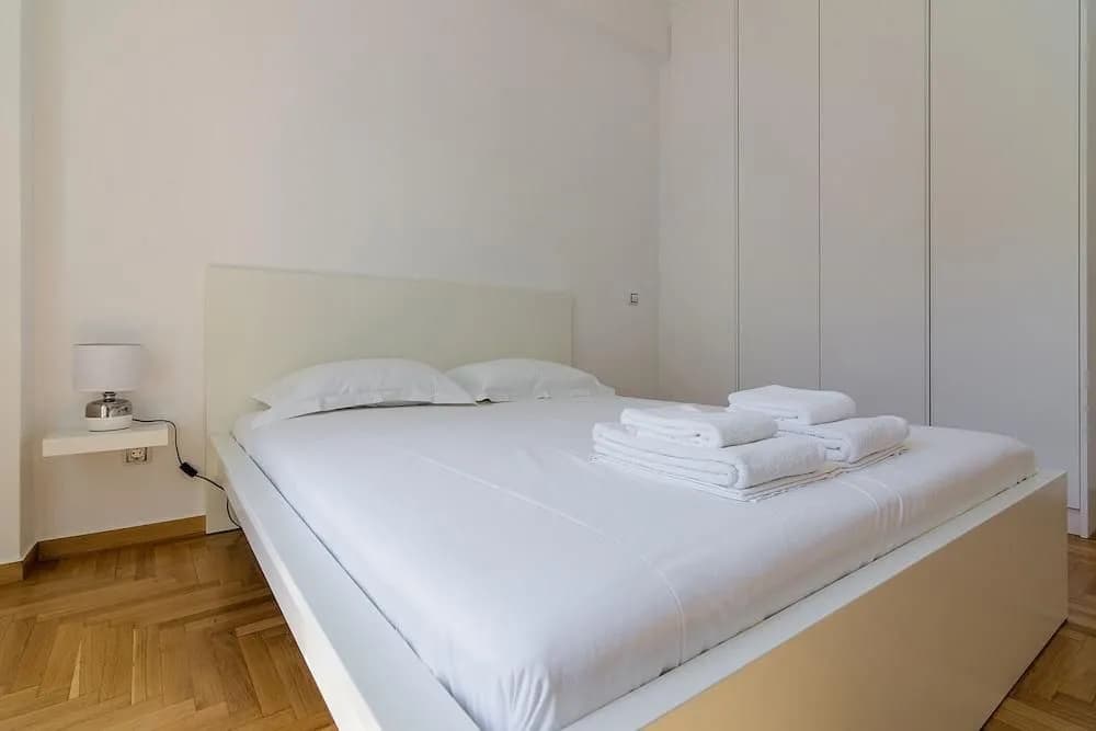 Spacious two bedroom apartment in Central location - photo 2