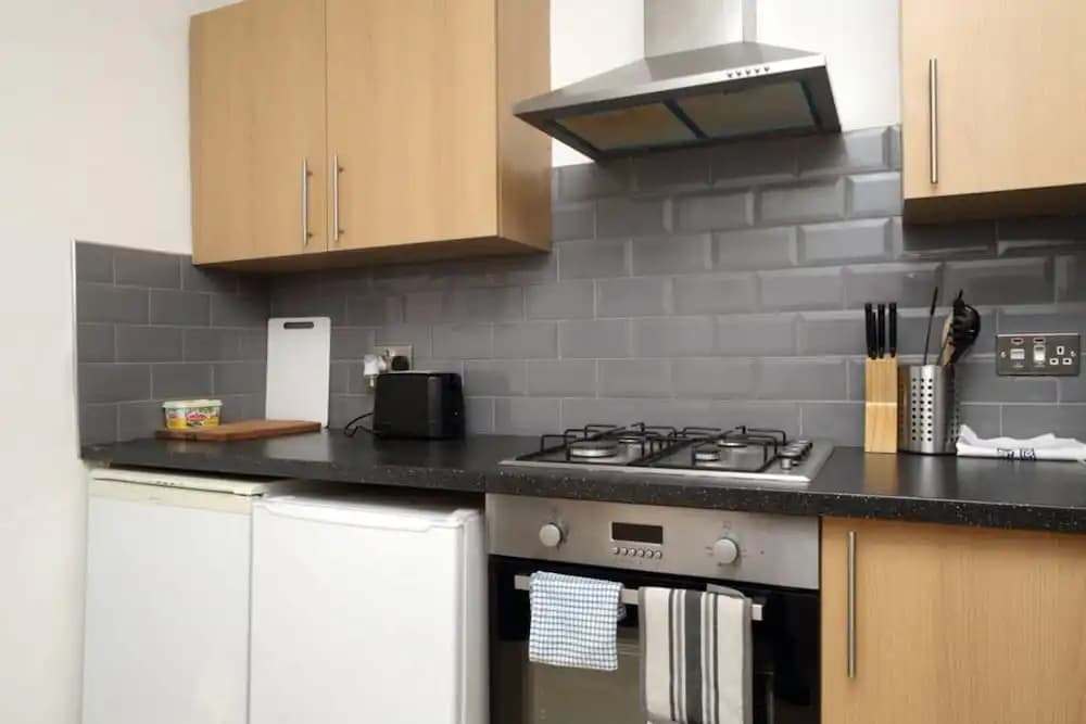 Central 2 Bedroom Flat In Edinburgh - photo 10