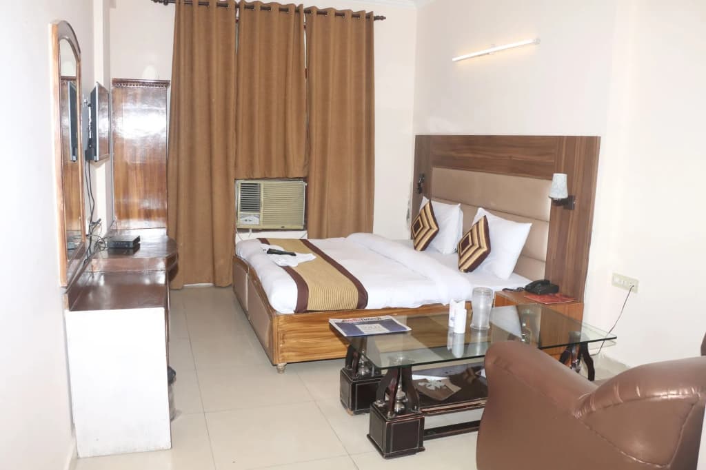 Hotel Kashish Plaza - photo 4