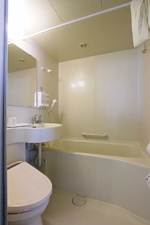 Toyoko Inn Tokyo Nihombashi Zeimusho Mae - photo 9