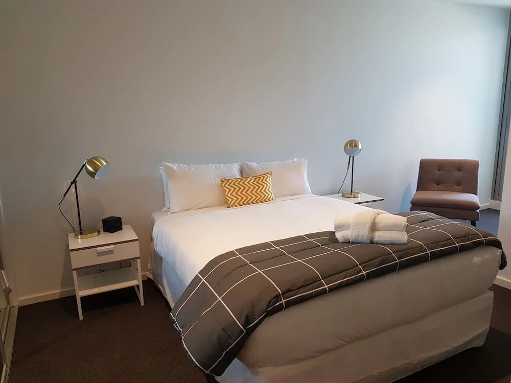 Turnkey Accommodation - Victoria Harbour Docklands - photo 2