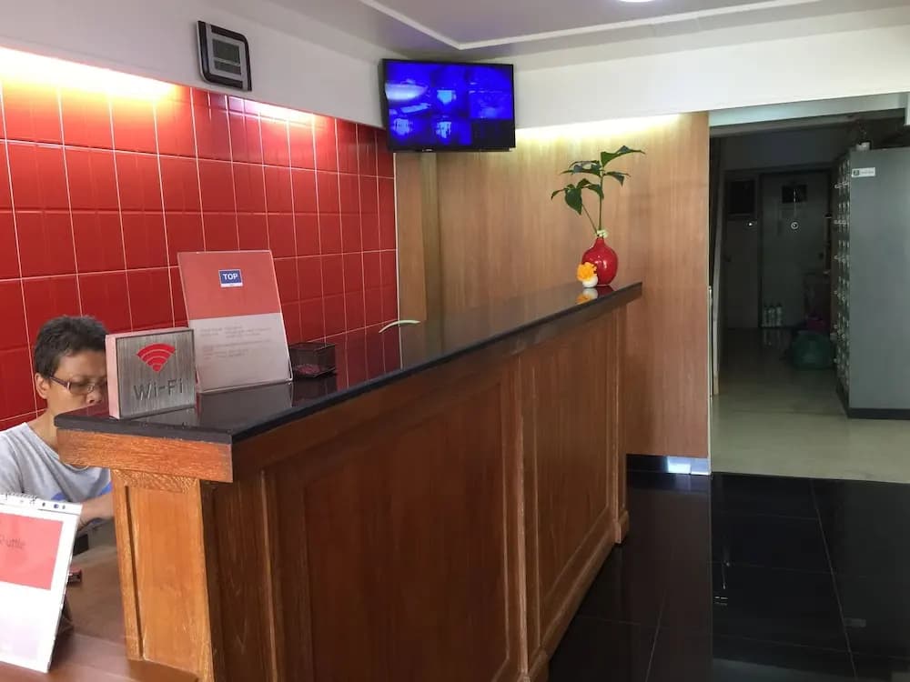 OYO 335 Top Inn Khaosan - photo 20