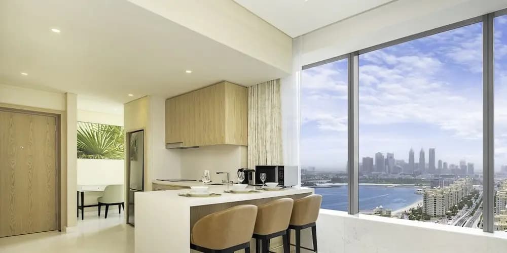 LUX Iconic Views at Palm Tower Suite 2 - photo 33