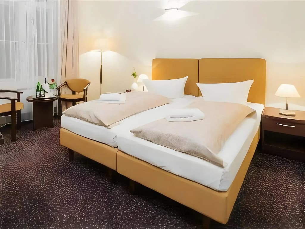 Upper Room Hotel Kurfurstendamm - photo 26