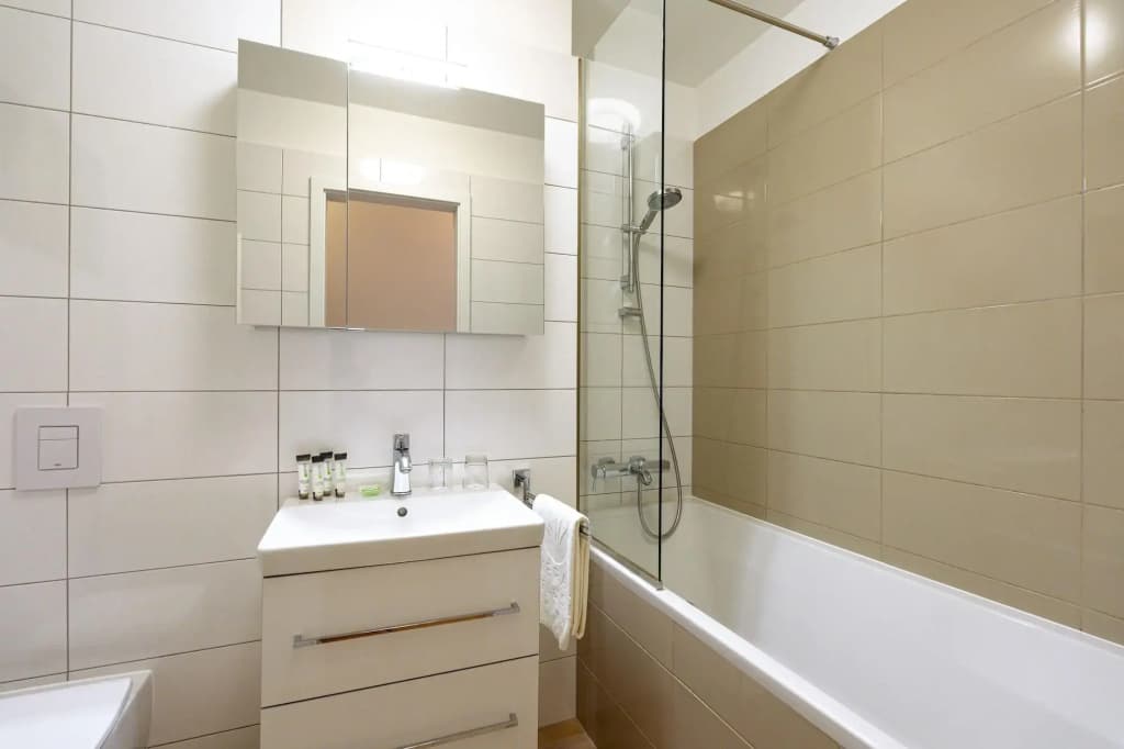 Emerald Downtown Suites - photo 6