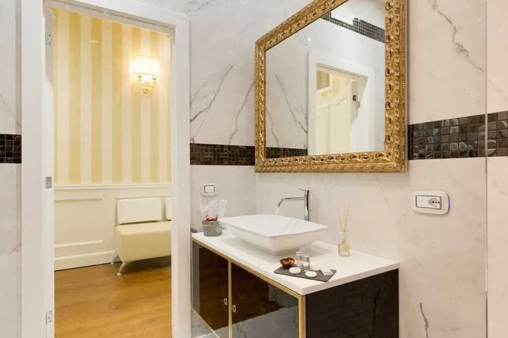 Piazza Venezia Luxury Suite - photo 23
