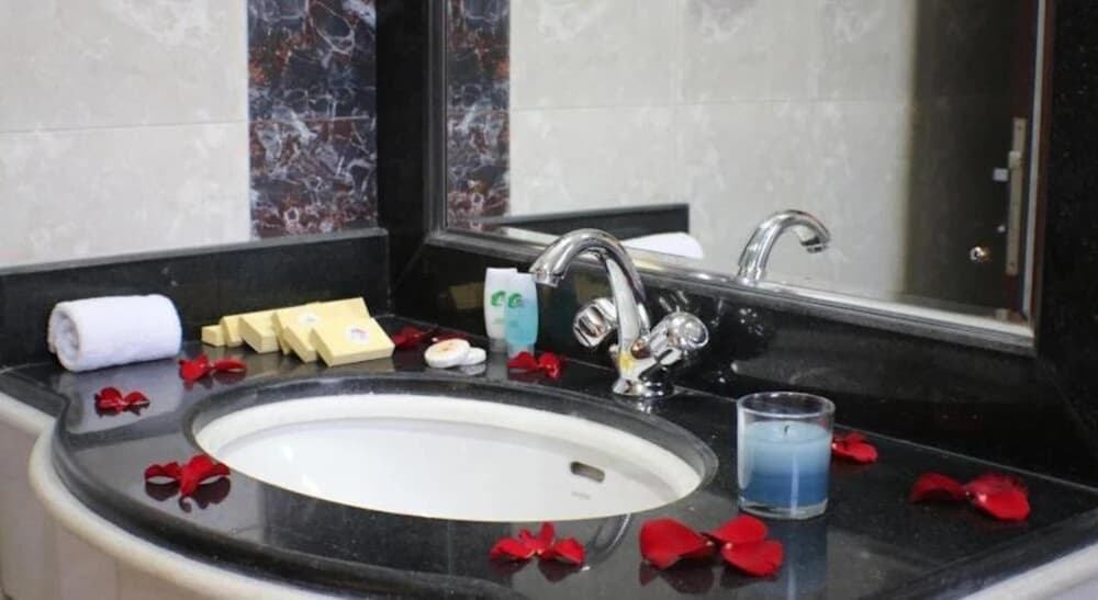 OYO 136 Pioneer Hotel Apartments - photo 7