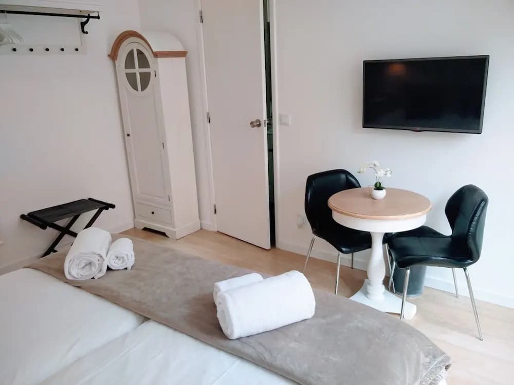 Lisbon Terrace Suites Apartment for Large Groups with Amazing Terrace - photo 21