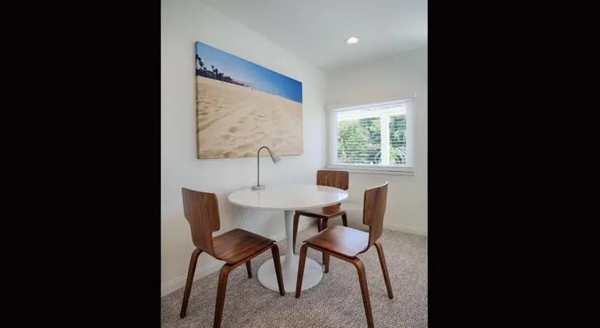 Globe Suites Off Main - photo 10