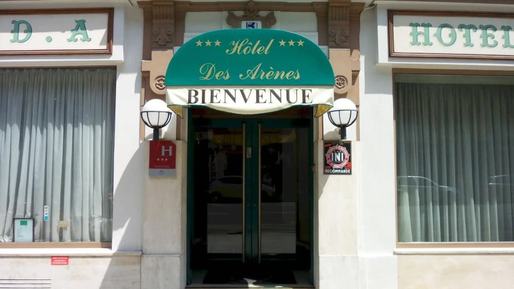 Hôtel Des Arènes - photo 1