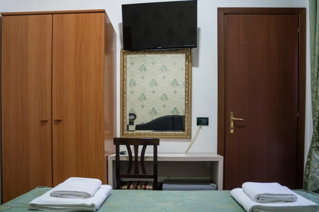 Hotel Ferrarese Roma - photo 21