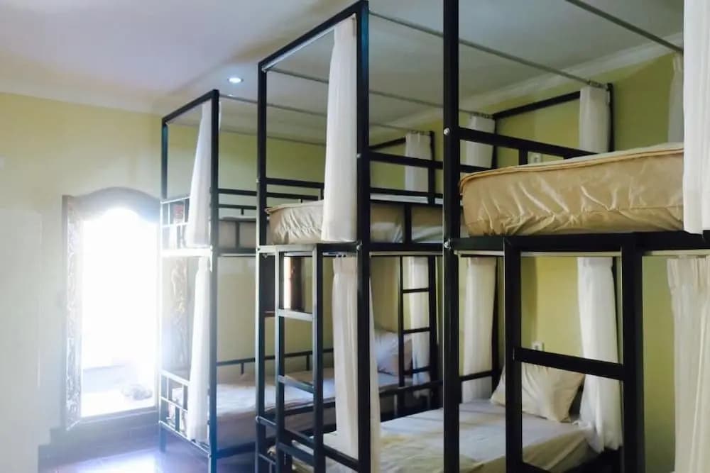 Inn Between Hostel - photo 5