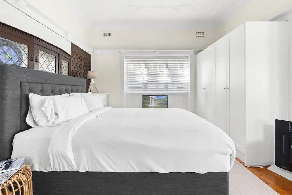 Fairlight 2-bed Apartment Steps From the Beach - photo 3