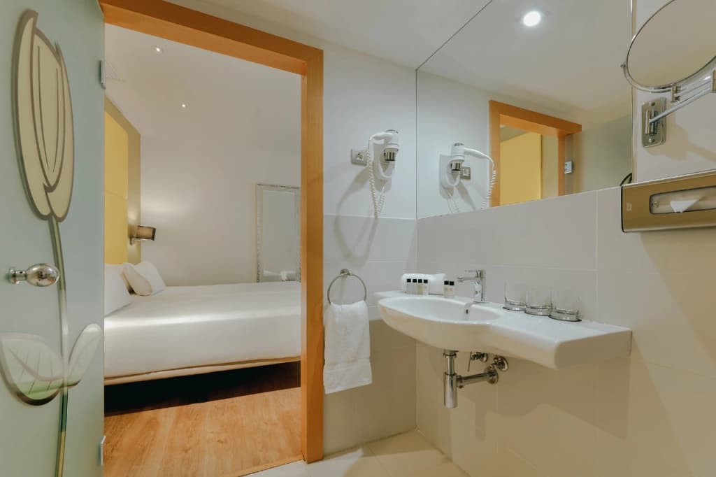 Hotel Hesperia Barri Gòtic - photo 8
