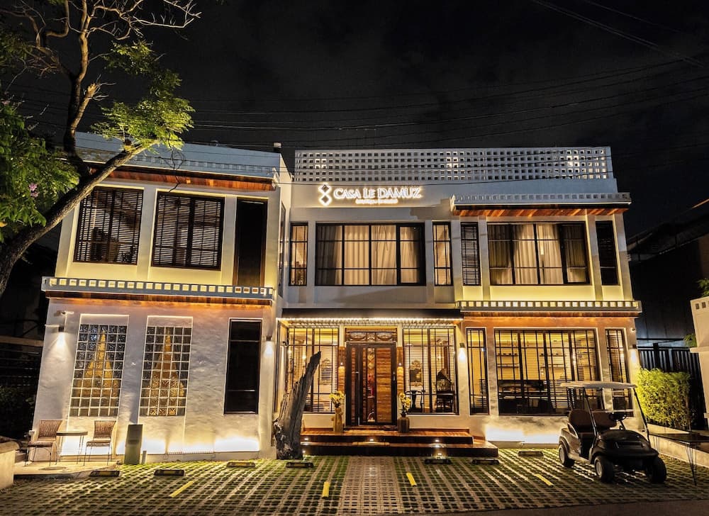Casa Le Damuz At MRT Bangphlat - Adult Only - photo 1