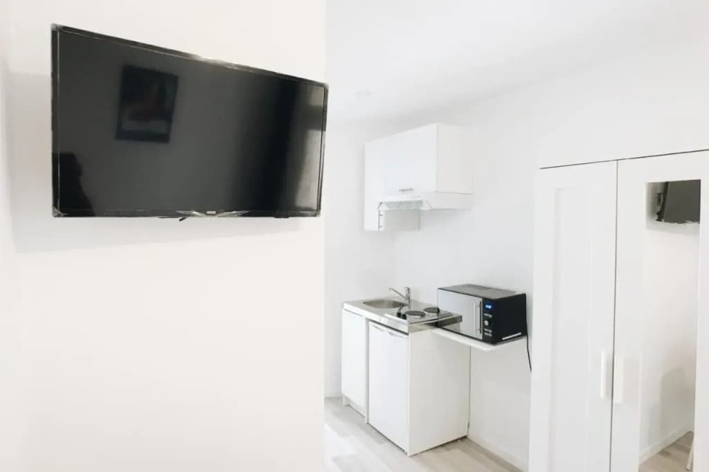 Beautiful bright studio near Montparnasse - photo 6