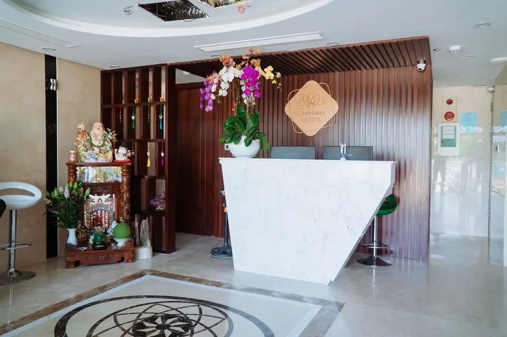 Sunshine Hotel - photo 1