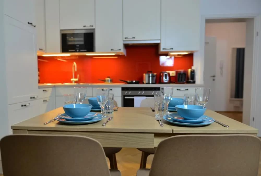 Jimmy's Apartments Suites - photo 12