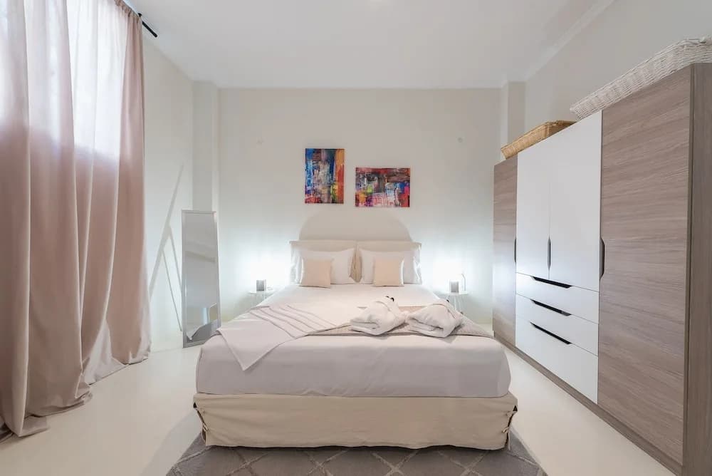 Stylish and Spacious Koukaki Apartment by Cloudkeys - photo 4