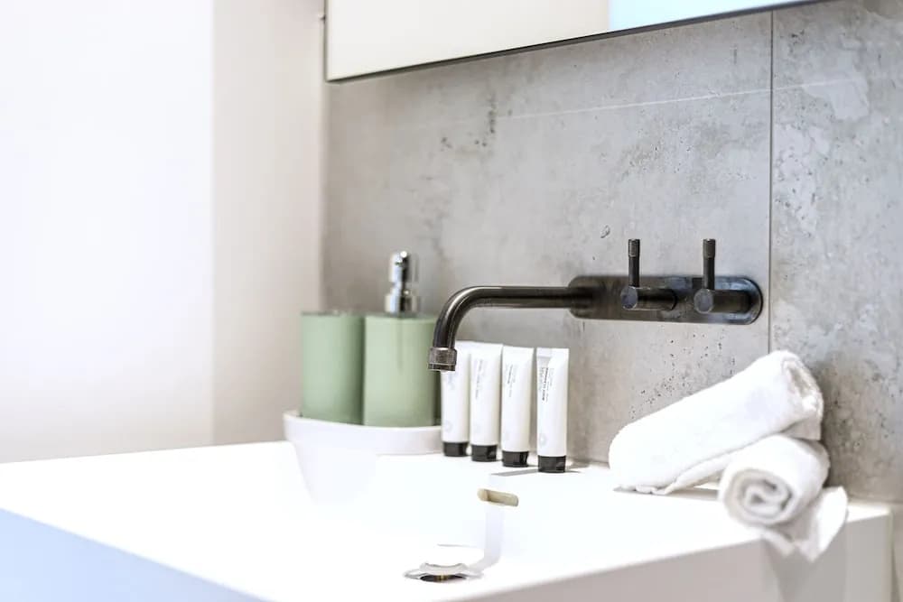 Claremont Apartments by Urban Rest - photo 22