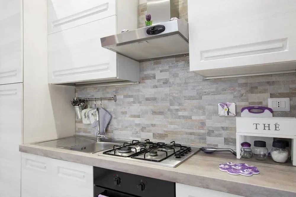 Violet Vatican Apartment - photo 8