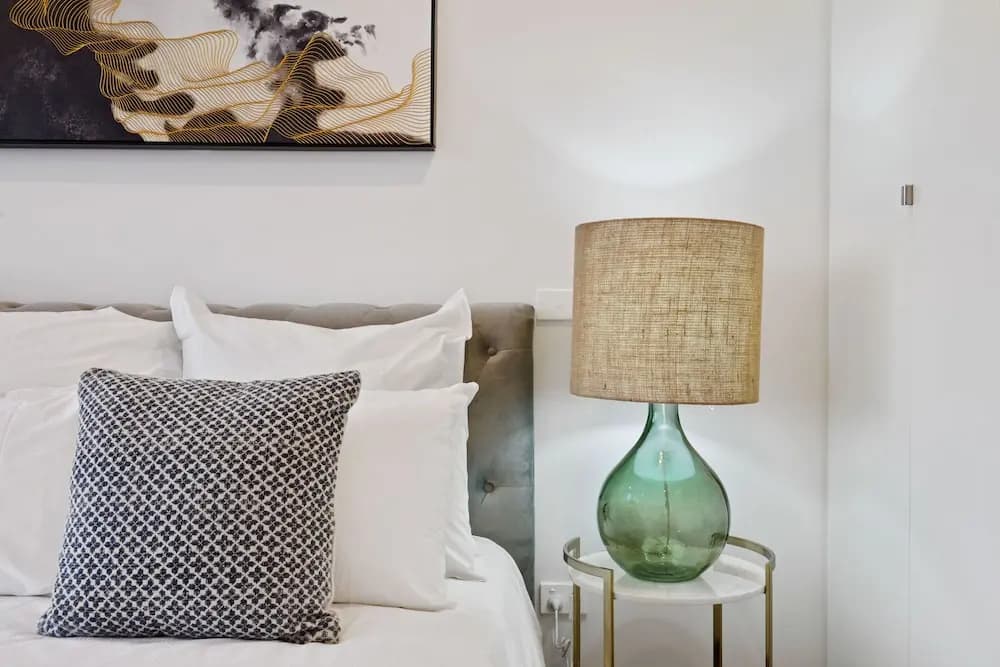HomeHotel Luxurious Immaculate 3 Bed Apt - photo 2