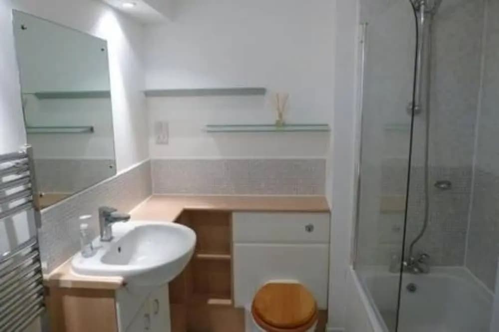 Modern Edinburgh Flat With Balcony - photo 5