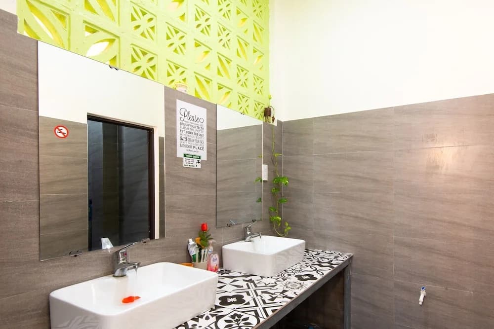 L hostel - photo 9