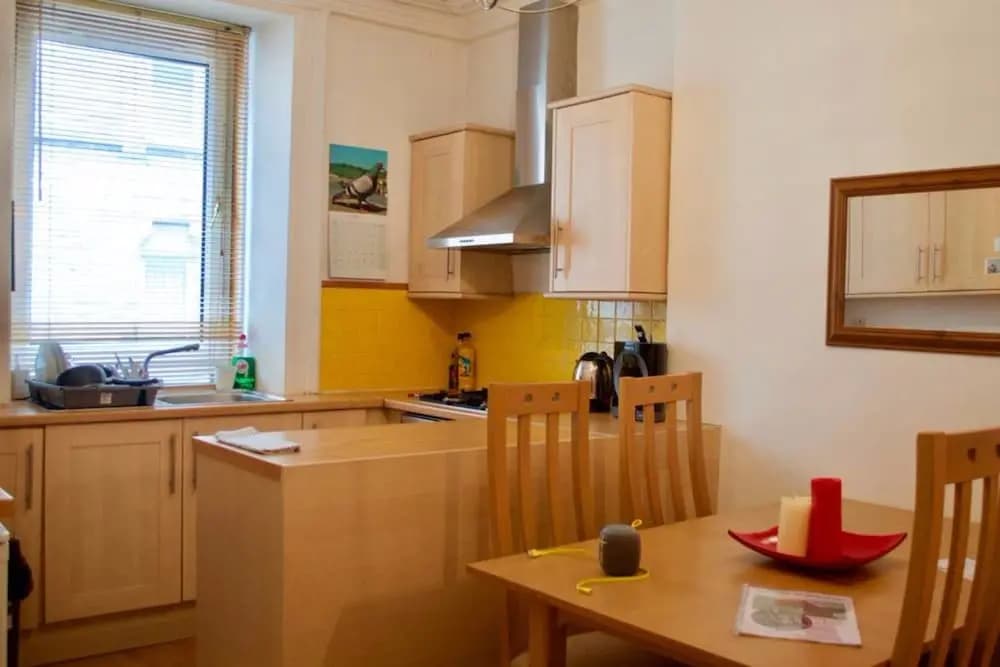 1 Bed Flat In City Centre - photo 9