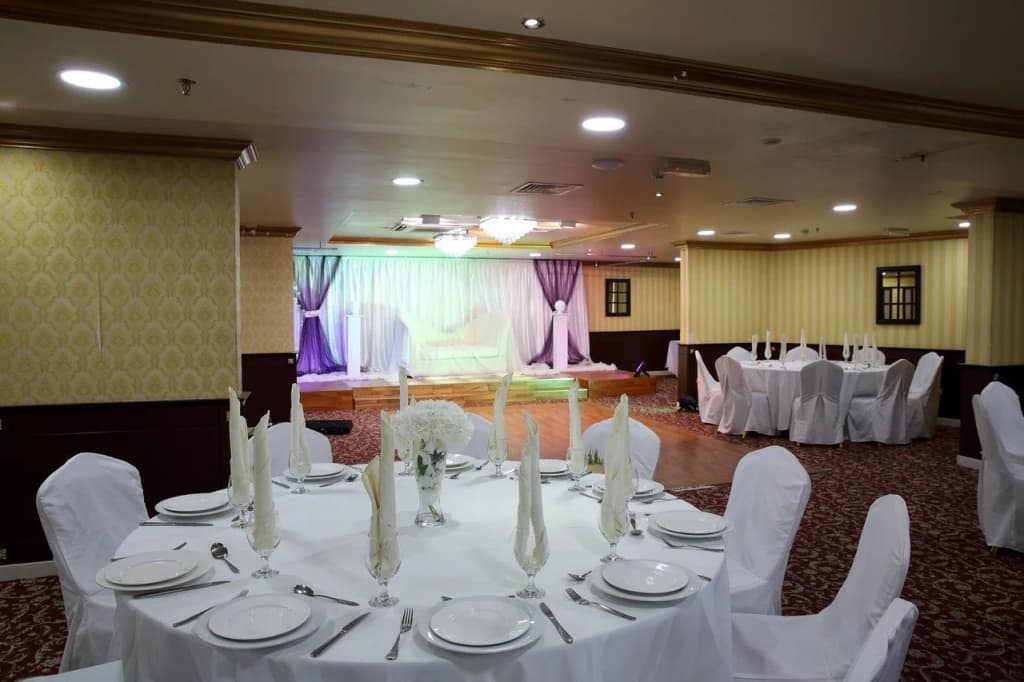 Al Bustan Hotel - photo 23