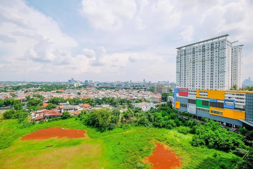 Strategic 2Br Apartment At Bassura City - photo 14