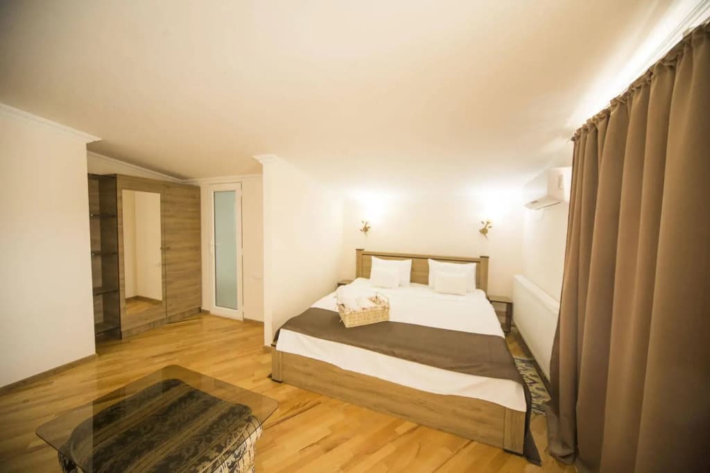Log Inn Boutique Hotel - photo 5