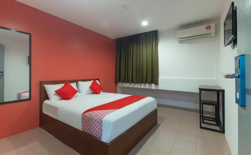 Lux Hotel - photo 2
