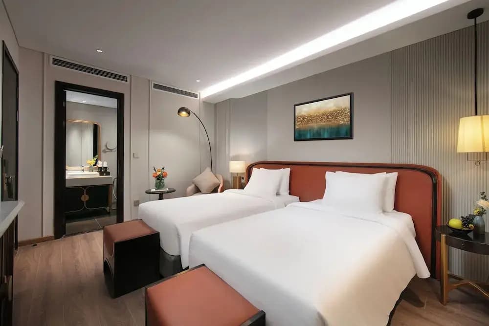 Le Premier Hotel & Rooftop Bar - photo 6