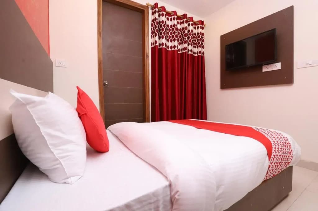 Hotel Airway Inn - photo 17