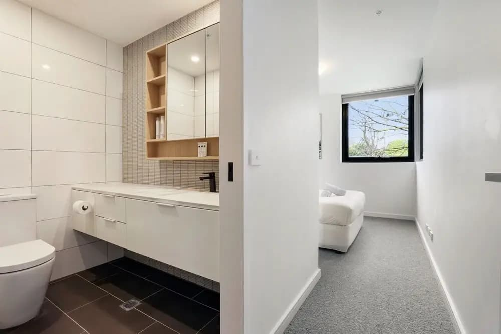 Modern 2-bed Ivanhoe Unit With Parking - photo 5