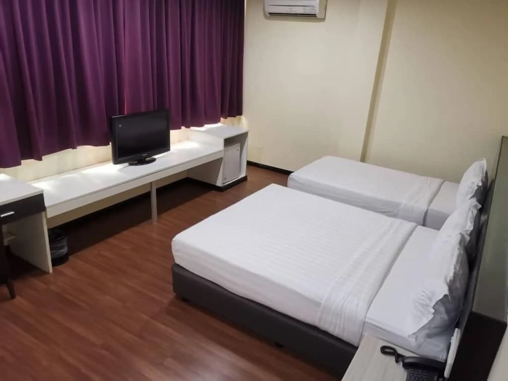 Prince Hotel - photo 3