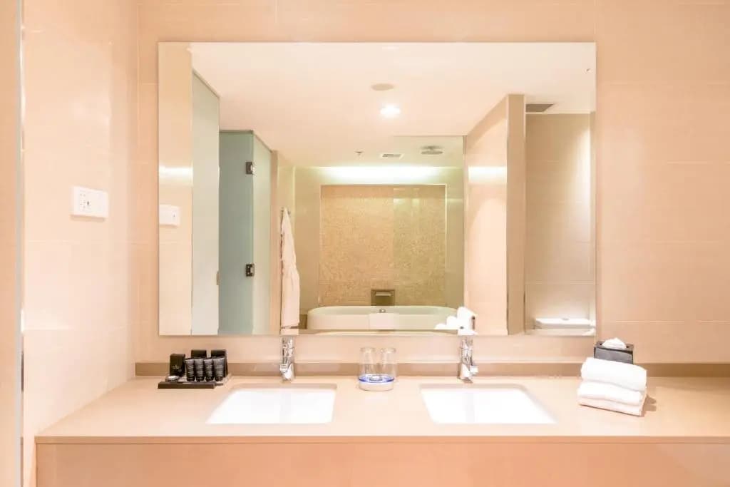 The Grace Hotel - photo 8