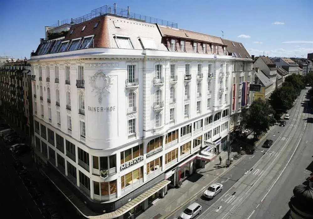 SHS-Hotel Papageno - photo 1