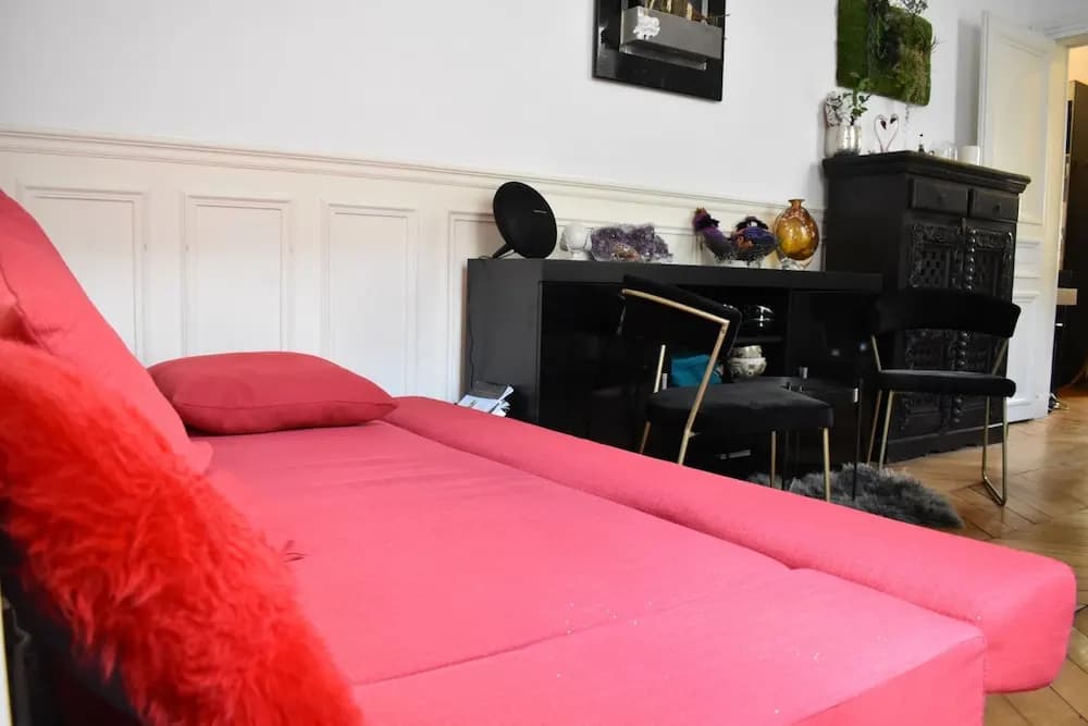 Charming 1 Bedroom Apartment in St Germain - photo 3