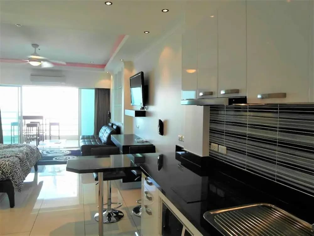 Fantastic sea View Beach Condo - photo 4