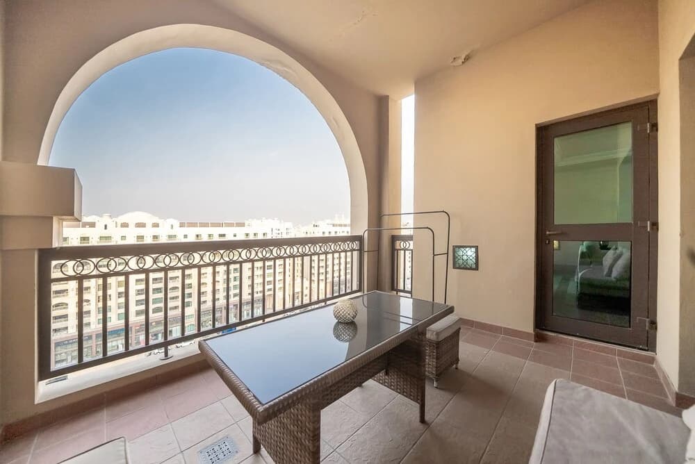 Stylish Urban 1BR Gem in Fairmont-90AB2 - photo 3